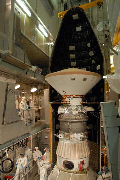 NASA Delays Mars Probe's Launch, Eyes Shuttle Cabin Leak